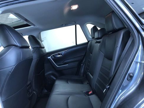 Used 2021 Toyota RAV4 XLE Premium AWD/4WD image 21