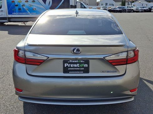 Used 2018 Lexus ES 300h image 5