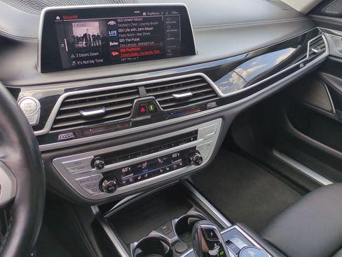 Used 2022 BMW M760i xDrive AWD/4WD image 42