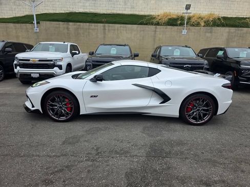 Used 2023 Chevrolet Corvette Stingray Premium Cpe w/ Z51 Performance Package RWD image 4