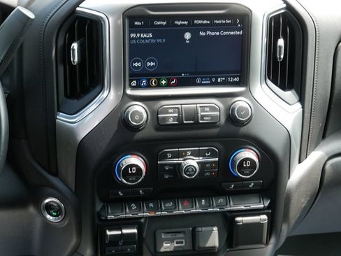 Used 2021 Chevrolet Silverado 1500 LT w/ Z71 Off-Road Package AWD/4WD image 10