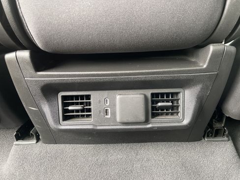 Used 2025 Chevrolet Silverado 1500 LT image 39