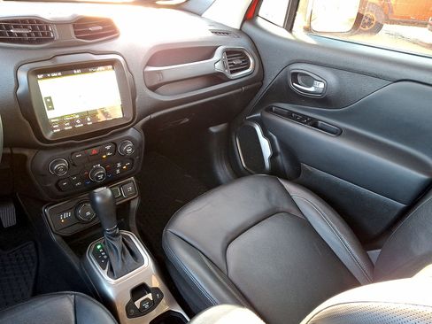 Used 2022 Jeep Renegade Limited AWD/4WD image 11