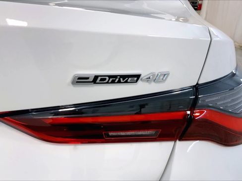 Used 2024 BMW i4 eDrive40 w/ Premium Package RWD image 15