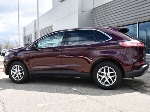 Used 2024 Ford Edge SEL w/ Convenience Package AWD/4WD image 3