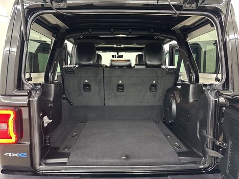 Used 2023 Jeep Wrangler Unlimited Sahara w/ Cold Weather Group image 26