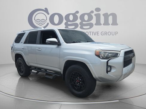 Used 2017 Toyota 4Runner SR5 Premium AWD/4WD image 7
