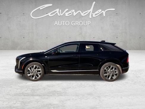 Certified 2025 Cadillac Optiq Luxury 2 w/ LPO, Floor Liner Package image 4