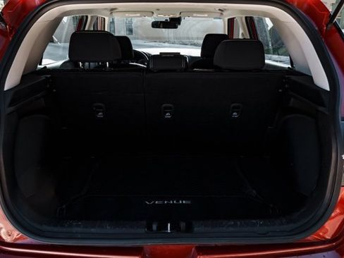 Certified 2021 Hyundai Venue SEL image 6