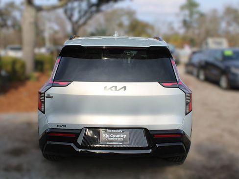 New 2026 Kia EV9 Land image 8