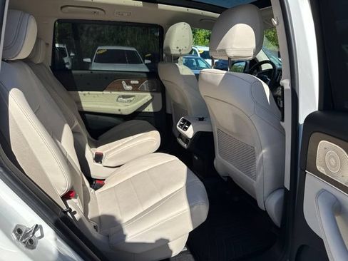 Used 2022 Mercedes-Benz GLS 450 4MATIC image 25