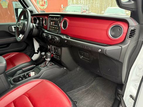 Used 2023 Jeep Wrangler Unlimited Rubicon 4xe image 59