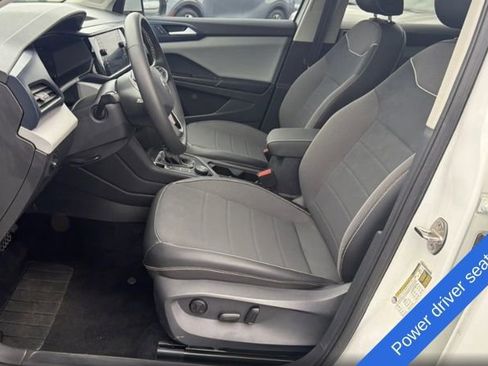 Used 2023 Volkswagen Taos SE w/ Panoramic Sunroof Package AWD/4WD image 6