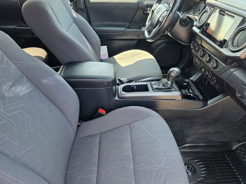 Used 2019 Toyota Tacoma TRD Off-Road w/ Technology Package AWD/4WD image 22