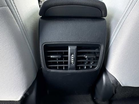 Used 2023 Toyota Corolla Cross L FWD image 15