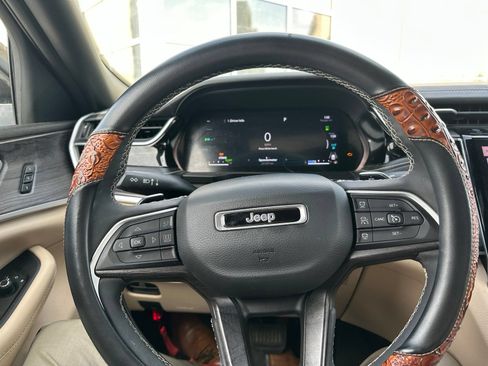 Used 2022 Jeep Grand Cherokee Limited 4xe AWD/4WD image 13