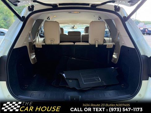 Used 2020 Nissan Pathfinder SL AWD/4WD image 19