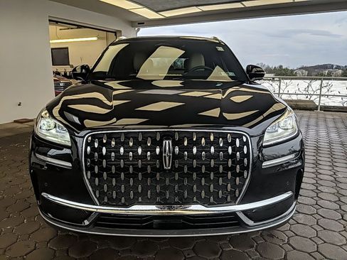 Certified 2023 Lincoln Corsair Reserve w/ Equipment Group 201A image 2