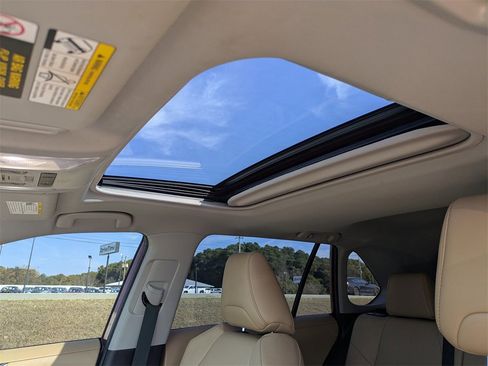 Used 2022 Toyota RAV4 XLE Premium image 21