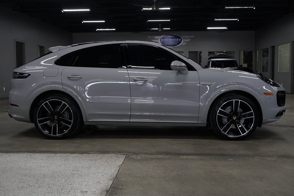 Used 2023 Porsche Cayenne Platinum Edition AWD/4WD image 6