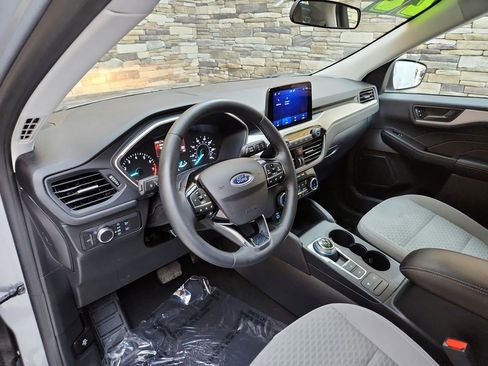 Used 2022 Ford Escape SE w/ Convenience Package image 9