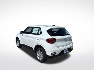 New 2026 Hyundai Venue SE FWD video 3