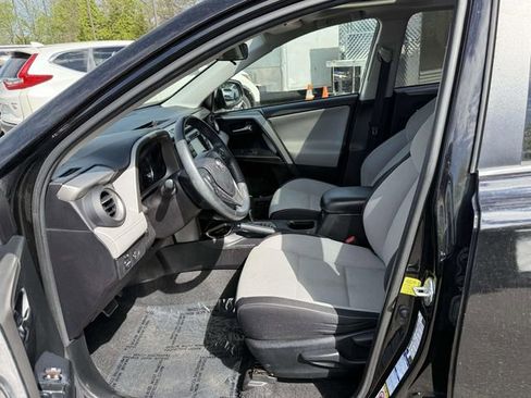 Used 2018 Toyota RAV4 XLE w/ Plus Extra Value Package image 15