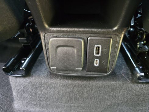 Used 2023 Chevrolet TrailBlazer RS w/ Sun and Liftgate Package FWD image 12