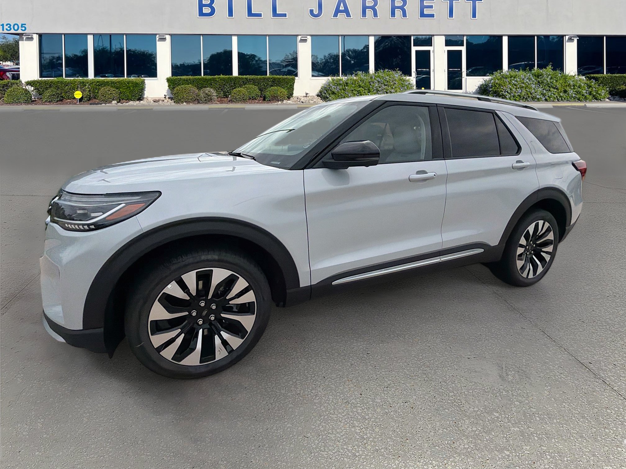 New 2026 Ford Explorer Platinum w/ LUX Leather Package AWD/4WD image 4