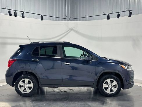 Used 2019 Chevrolet Trax LT w/ LT Convenience Package AWD/4WD image 10