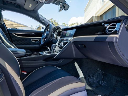 New 2025 Bentley Flying Spur Plug-In Hybrid AWD/4WD image 5