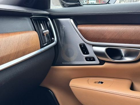 Used 2018 Volvo S90 T6 Inscription w/ Convenience Package image 12