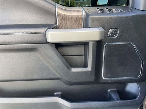 Used 2019 Ford F350 Lariat w/ Chrome Package image 16