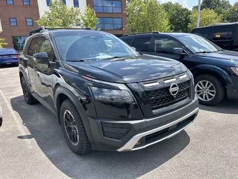 Used 2025 Nissan Pathfinder Rock Creek AWD/4WD image 3