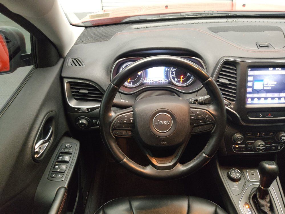 Used 2019 Jeep Cherokee Trailhawk AWD/4WD image 22