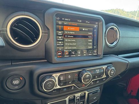 Used 2022 Jeep Wrangler Unlimited Sahara w/ Cold Weather Group AWD/4WD image 20