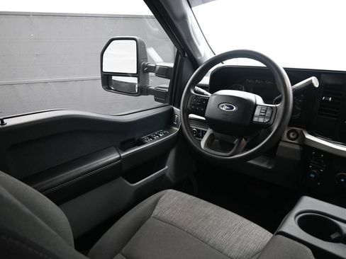 Certified 2025 Ford F250 XLT AWD/4WD image 13