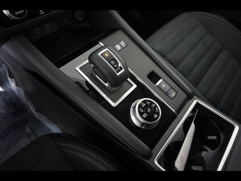 New 2025 Mitsubishi Outlander SE image 18