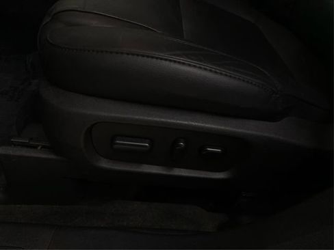 Used 2015 Ford Explorer XLT w/ Equipment Group 202B AWD/4WD image 23
