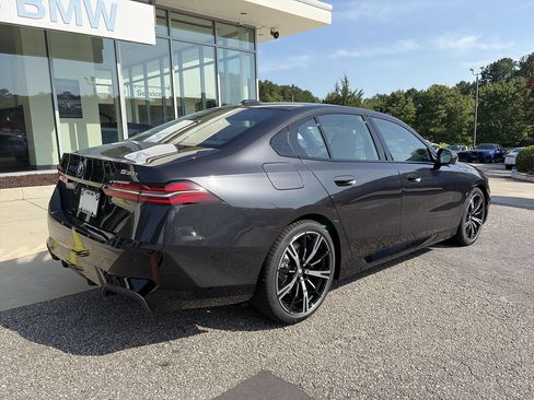 Used 2027 BMW 530i w/ M Sport Package RWD image 8