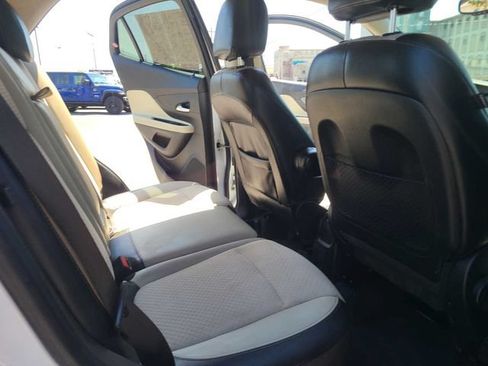 Used 2019 Buick Encore Preferred AWD/4WD image 19