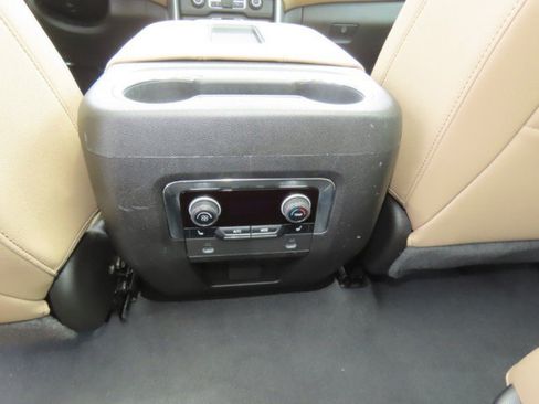 Used 2022 Chevrolet Tahoe Premier AWD/4WD image 21