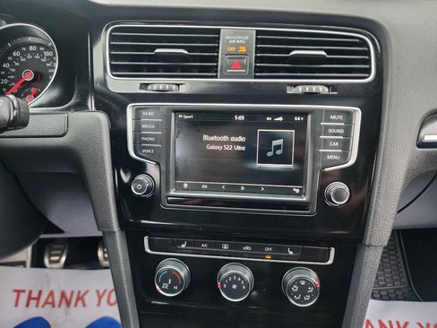 Used 2016 Volkswagen GTI SE image 31