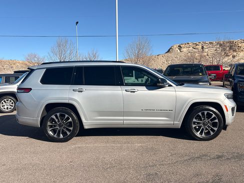 Used 2021 Jeep Grand Cherokee L Overland w/ Advanced Protech Group III image 6