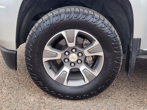 Used 2017 Chevrolet Colorado Z71 AWD/4WD image 7