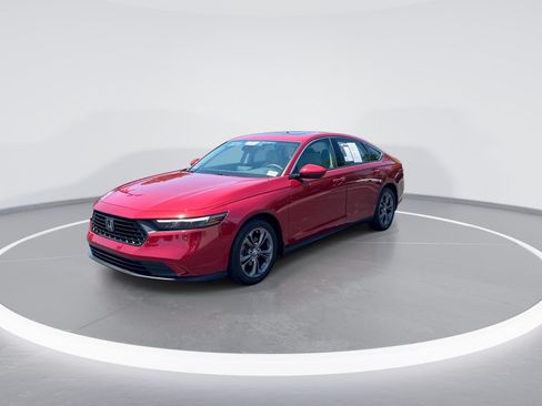 Used 2023 Honda Accord EX image 5
