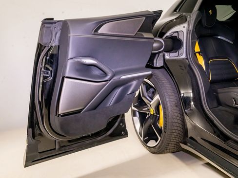 Used 2024 Ferrari Purosangue image 33