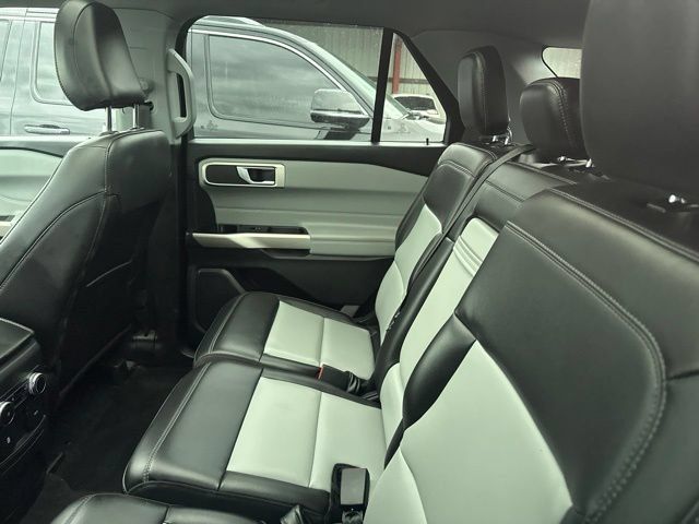 Used 2023 Ford Explorer XLT w/ XLT Sport Appearance Package AWD/4WD image 20
