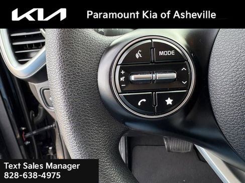 Used 2023 Kia Soul LX w/ LX Technology Package image 13