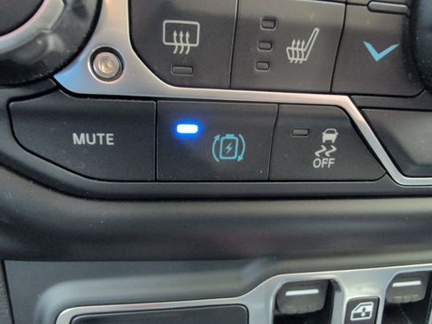 Used 2023 Jeep Wrangler Sahara w/ Cold Weather Group image 29